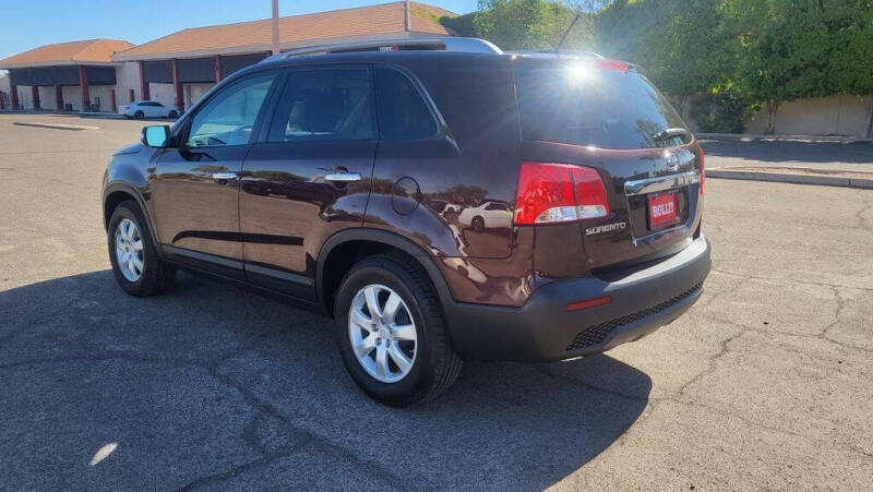 2011 Kia Sorento LX