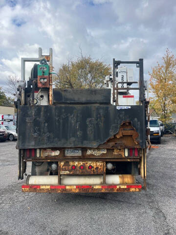 2013 Freightliner 108 SD