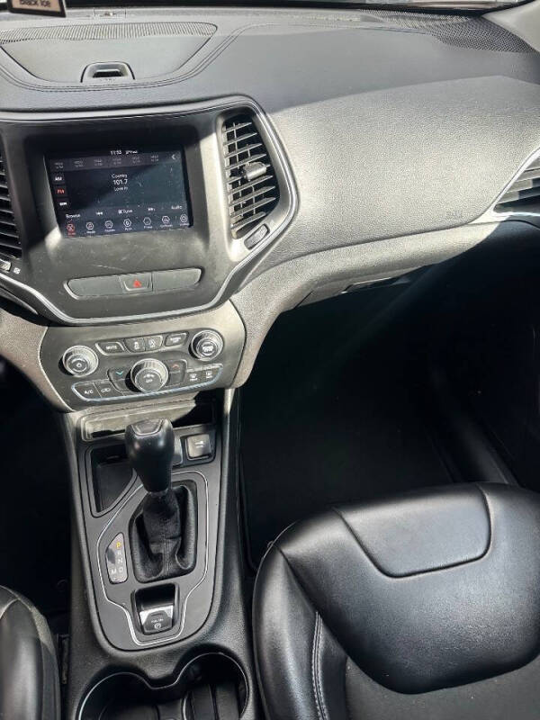 2019 Jeep Cherokee Latitude Plus