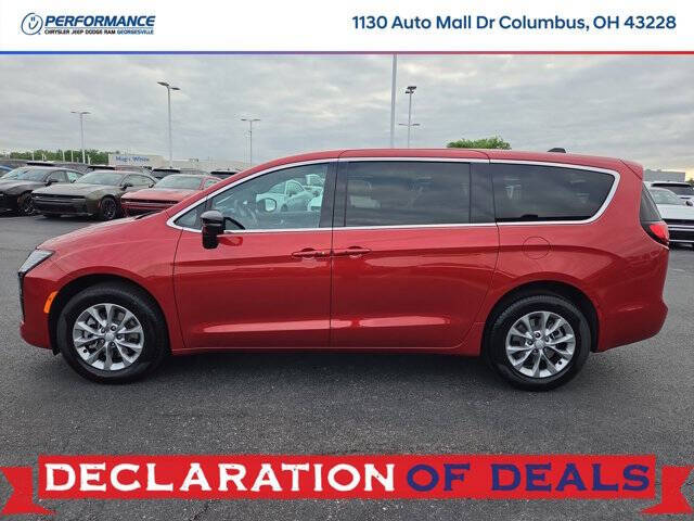 2027 Chrysler Pacifica Select