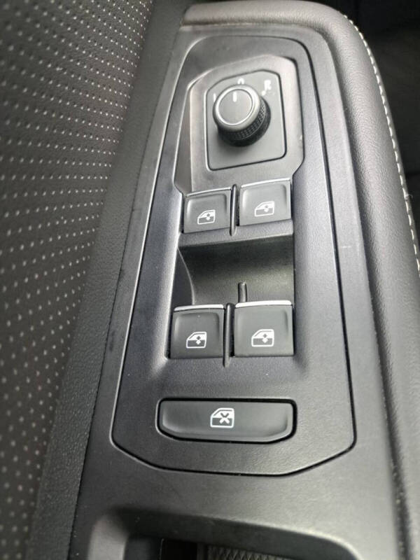 2025 Volkswagen Atlas SE