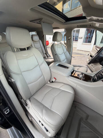 2017 Cadillac Escalade Luxury