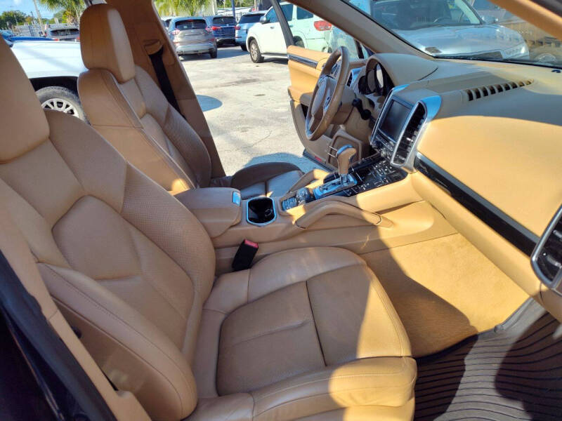 2011 Porsche Cayenne S Hybrid