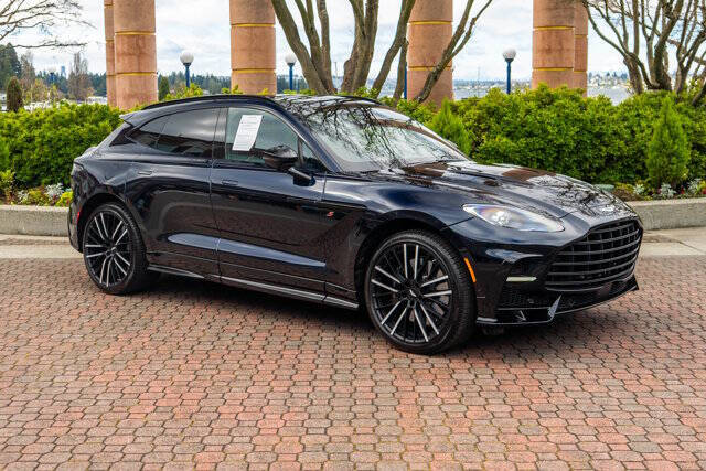 2026 Aston Martin DBX 64