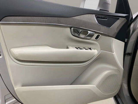 2023 Volvo XC90 B6 Core
