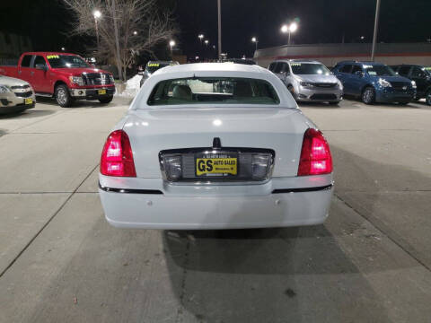 2003 Lincoln Town Car Signature