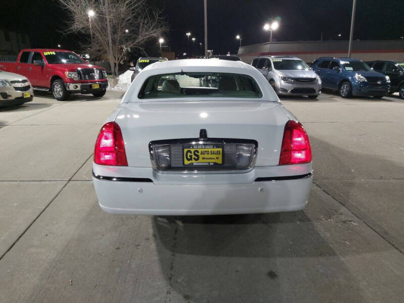 2003 Lincoln Town Car Signature