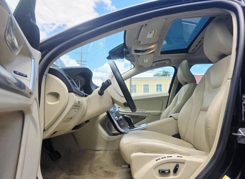 2015 Volvo V60 T5 Drive-E Premier