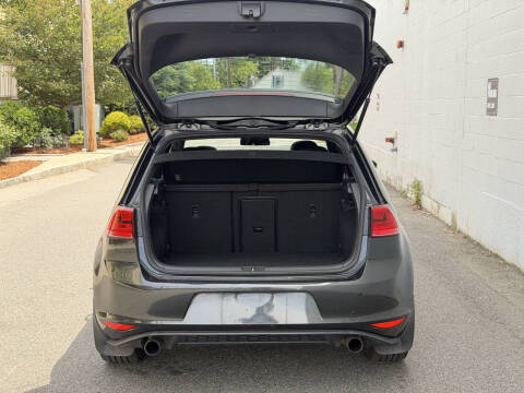 2016 Volkswagen Golf GTI SE