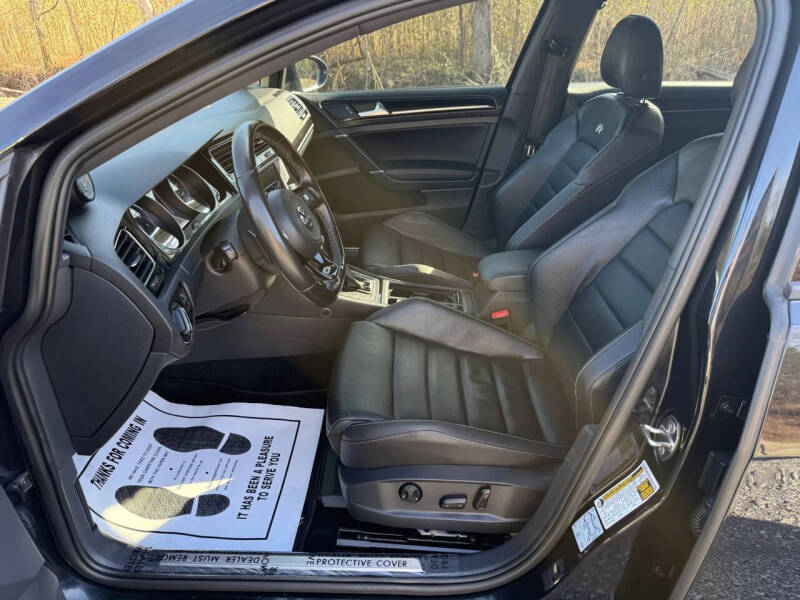 2017 Volkswagen Golf R 4Motion