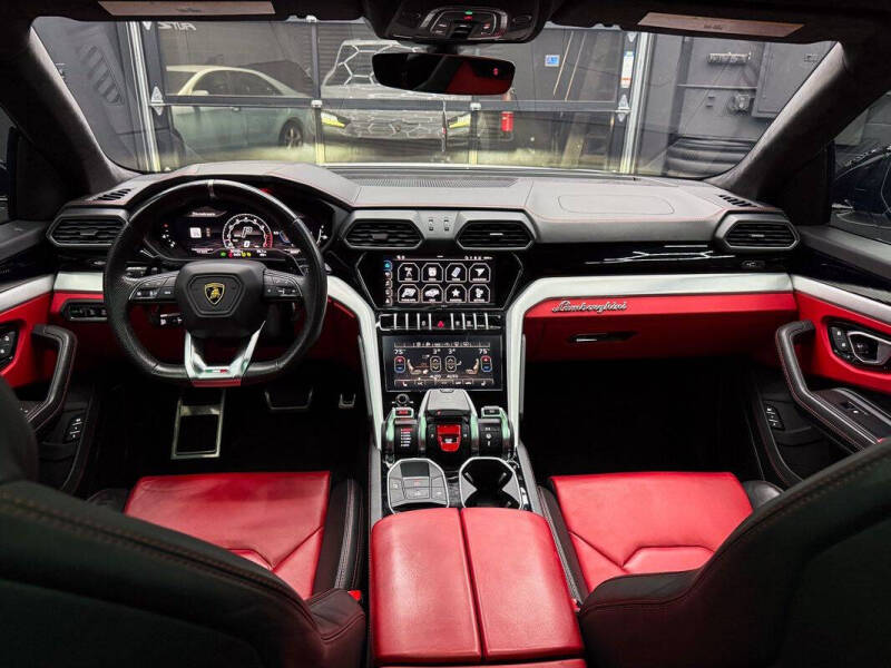 2022 Lamborghini Urus