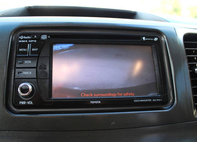 2013 Toyota Sienna XLE 7-Passenger Auto Access Seat