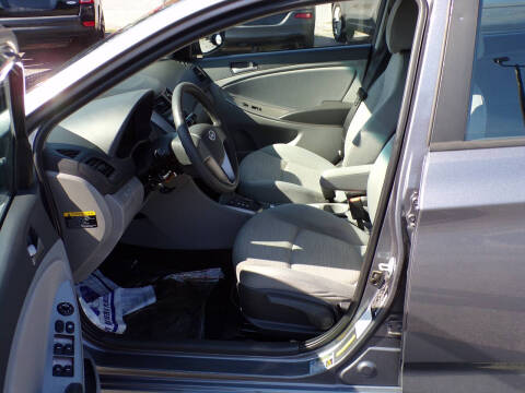 2017 Hyundai Accent SE