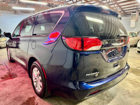 2017 Chrysler Pacifica Touring