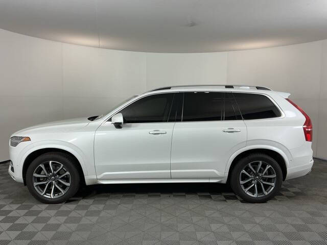 2017 Volvo XC90 T6 Momentum