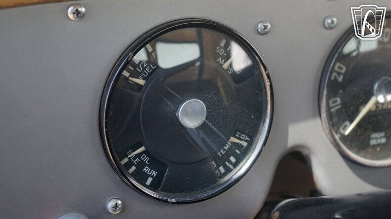 1951 International L 110