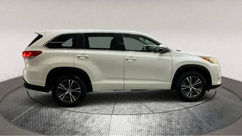 2017 Toyota Highlander LE