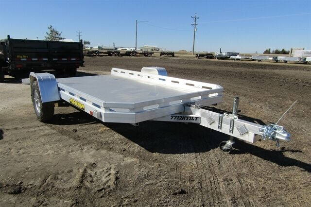 2025 Aluma 7712H-TILT