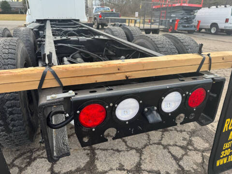 2008 Kenworth T300