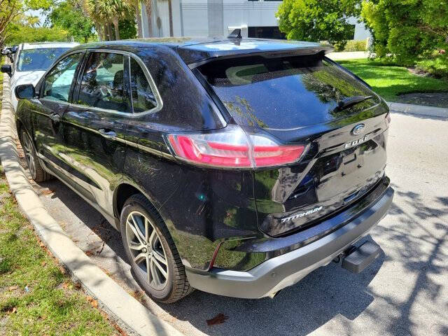 2022 Ford Edge Titanium
