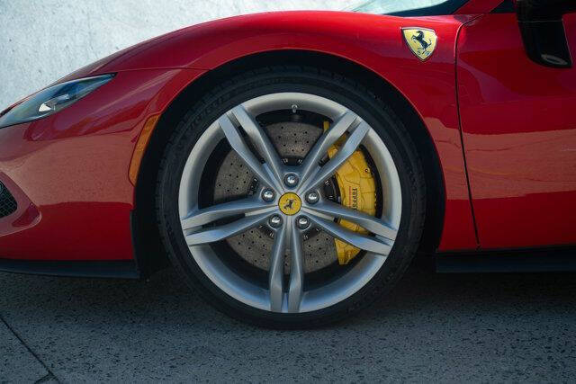 2024 Ferrari 296 GTS