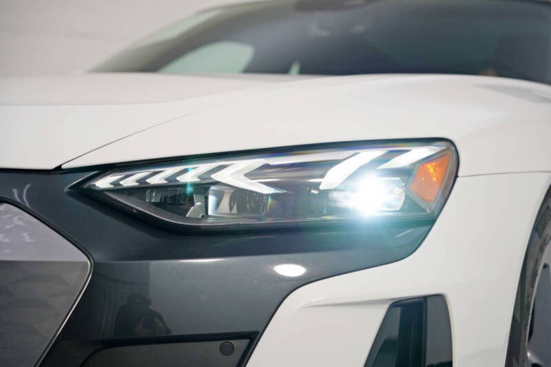 2022 Audi e-tron GT quattro Premium Plus