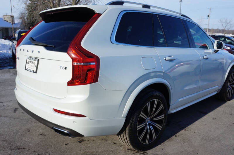 2016 Volvo XC90 T6 Momentum