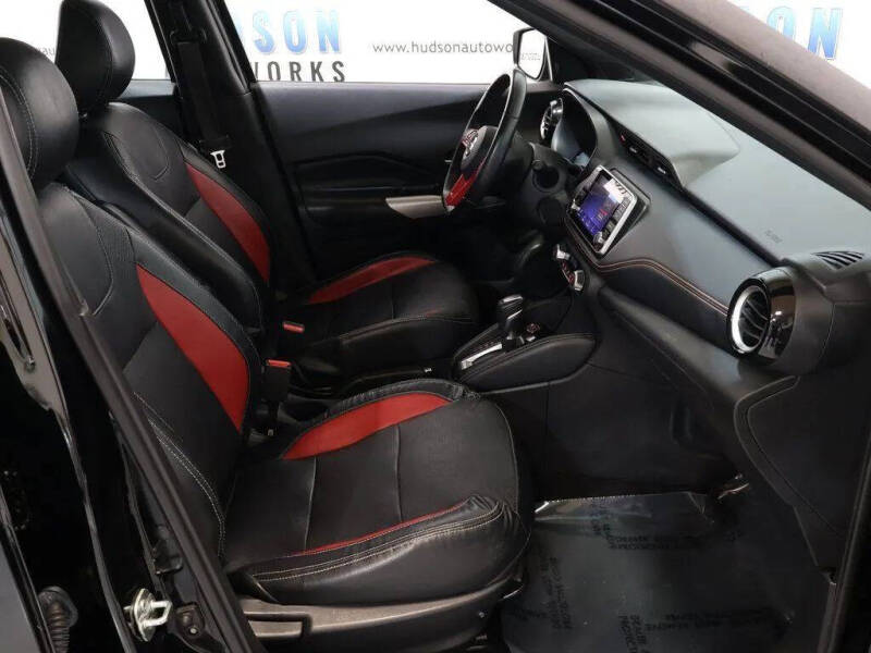 2019 Nissan Kicks SR