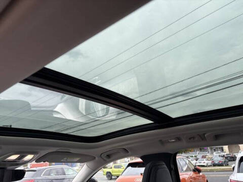 2025 Volvo XC60 B5 Core Dark Theme