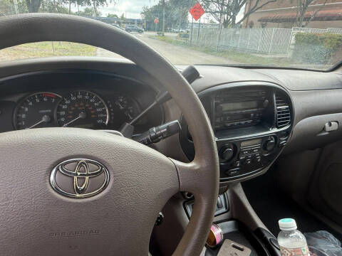 2005 Toyota Sequoia SR5