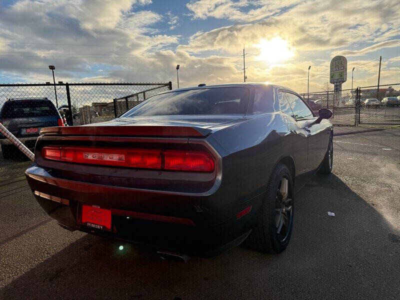 2013 Dodge Challenger R/T Plus
