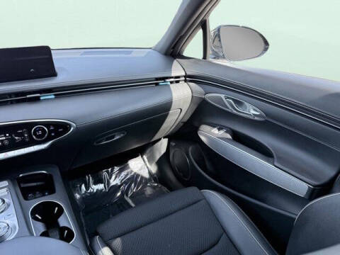 2022 Genesis GV70 2.5T Standard