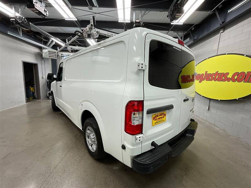 2016 Nissan NV