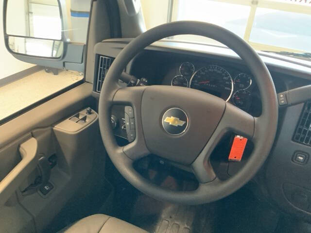 2025 Chevrolet Express 3500