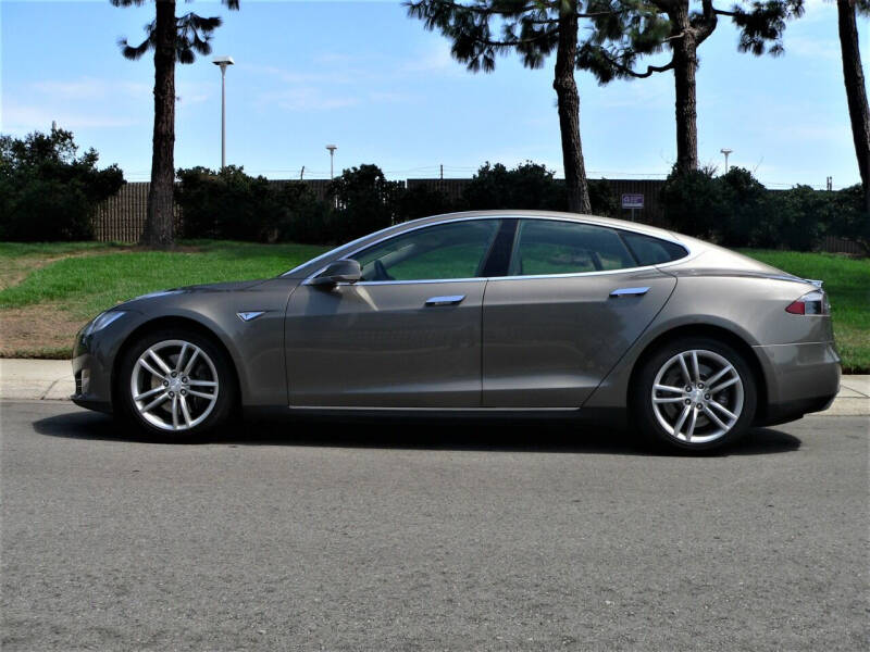 2015 Tesla Model S 70D