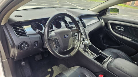 2011 Ford Taurus SEL