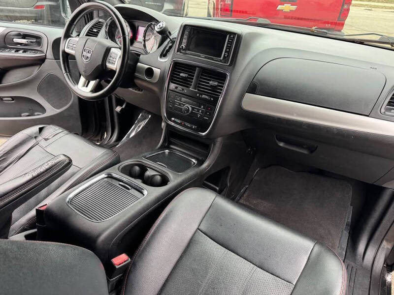 2016 Dodge Grand Caravan R/T