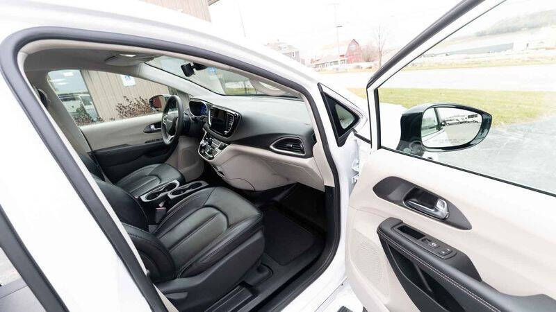 2024 Chrysler Pacifica Touring L