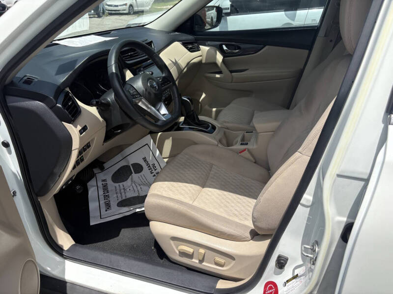 2017 Nissan Rogue SV