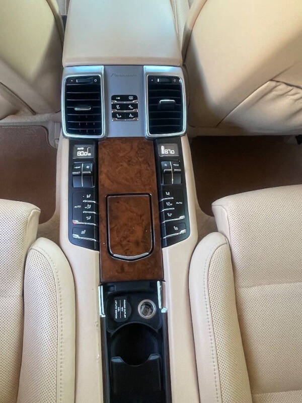 2012 Porsche Panamera Turbo