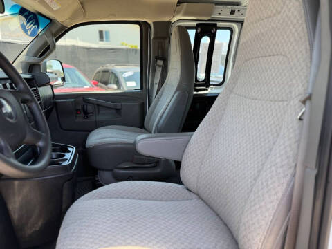 2023 Chevrolet Express 2500