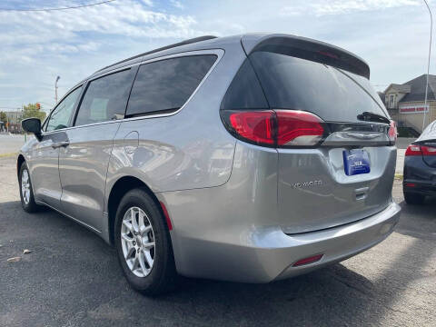 2020 Chrysler Voyager LXi
