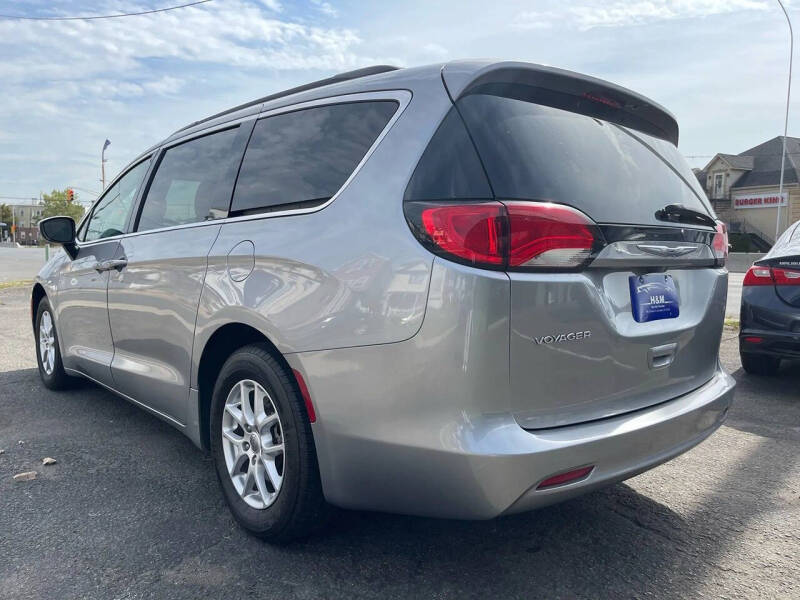 2020 Chrysler Voyager LXi