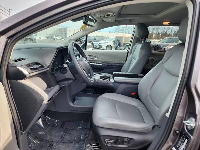 2023 Toyota Sienna XLE 7-Passenger