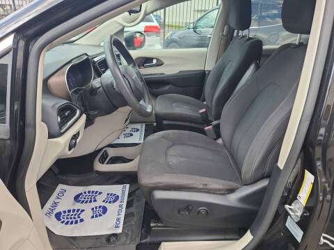 2017 Chrysler Pacifica Touring