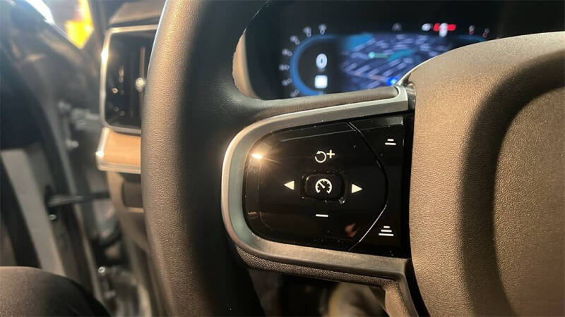 2025 Volvo XC90 B6 Plus Bright Theme 7P