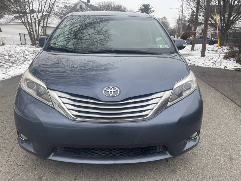 2017 Toyota Sienna Limited Premium 7-Passenger