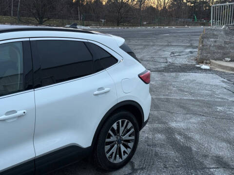 2020 Ford Escape Hybrid Titanium