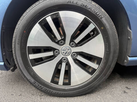 2016 Volkswagen e-Golf SE