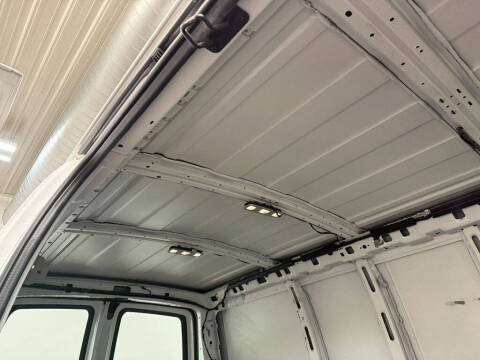 2017 GMC Savana 2500